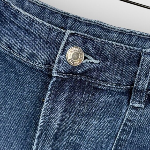 Bluenotes High Rise Mom Denim Cargo Shorts Size 4 Utility Rolled Hem - Picture 3 of 8